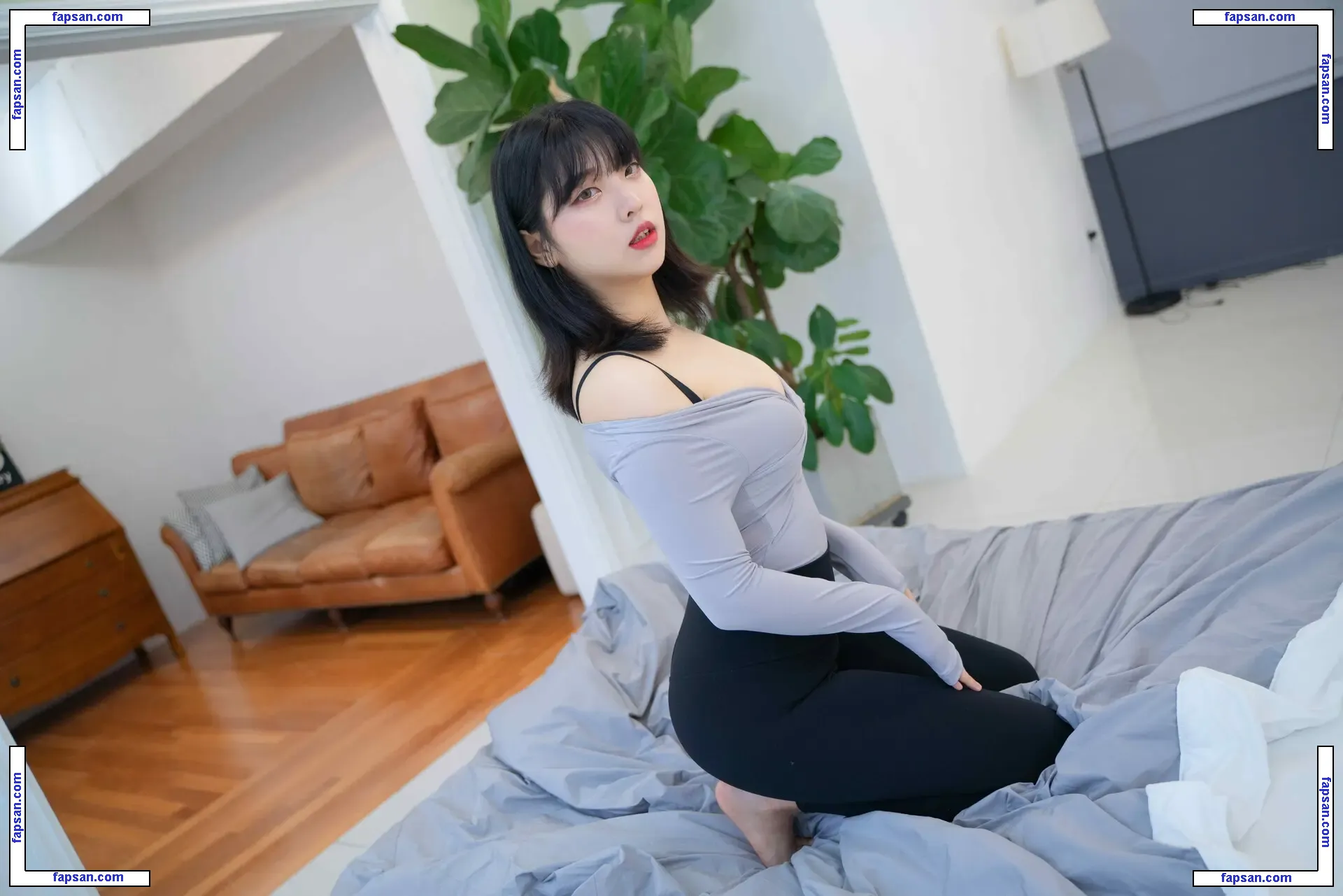 Hana Song nude photo #0089 from OnlyFans