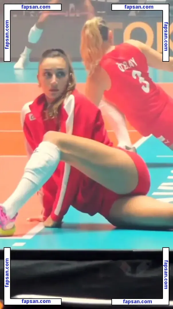 Hande Baladin голая фото #0001 с Онлифанс