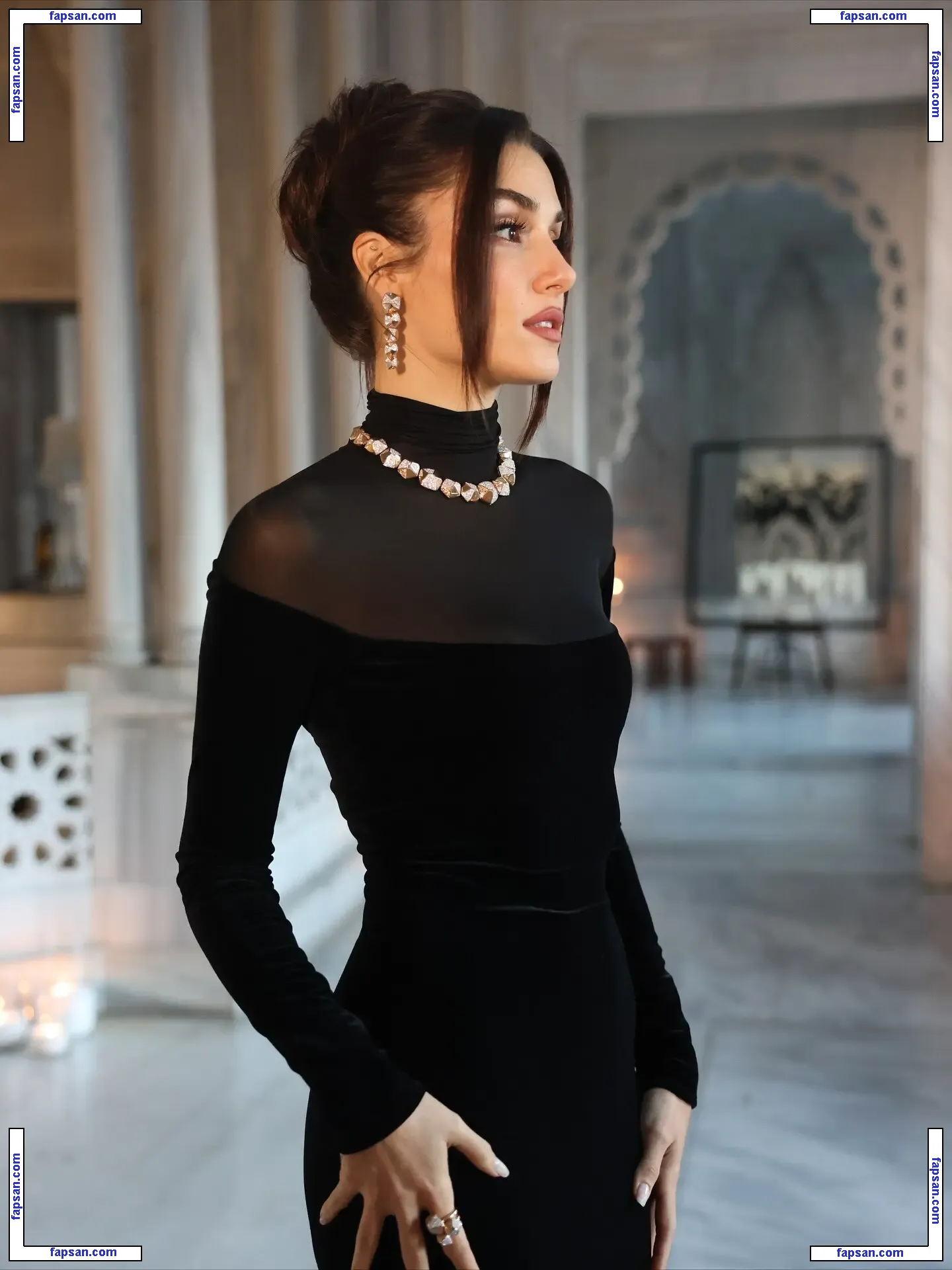 Hande Ercel голая фото #0126 с Онлифанс