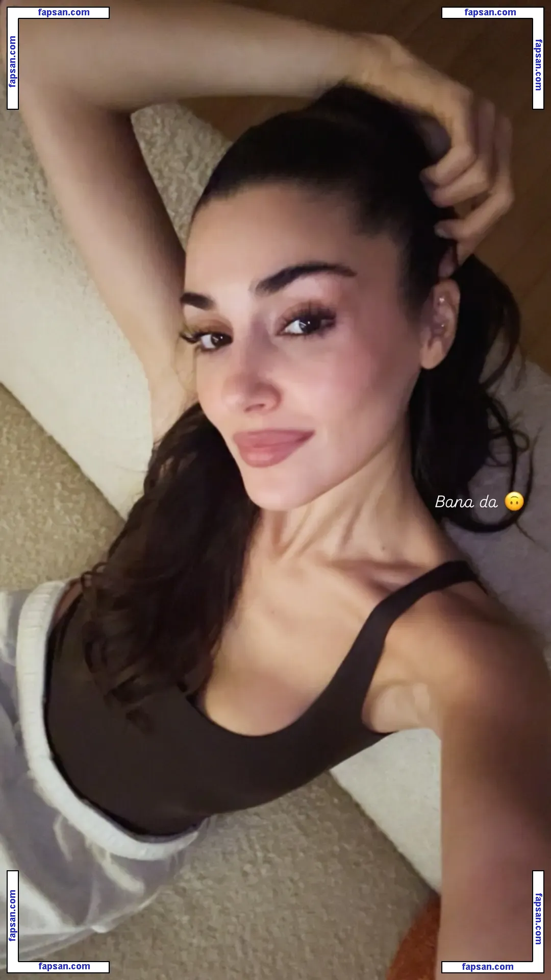 Hande Ercel голая фото #0134 с Онлифанс