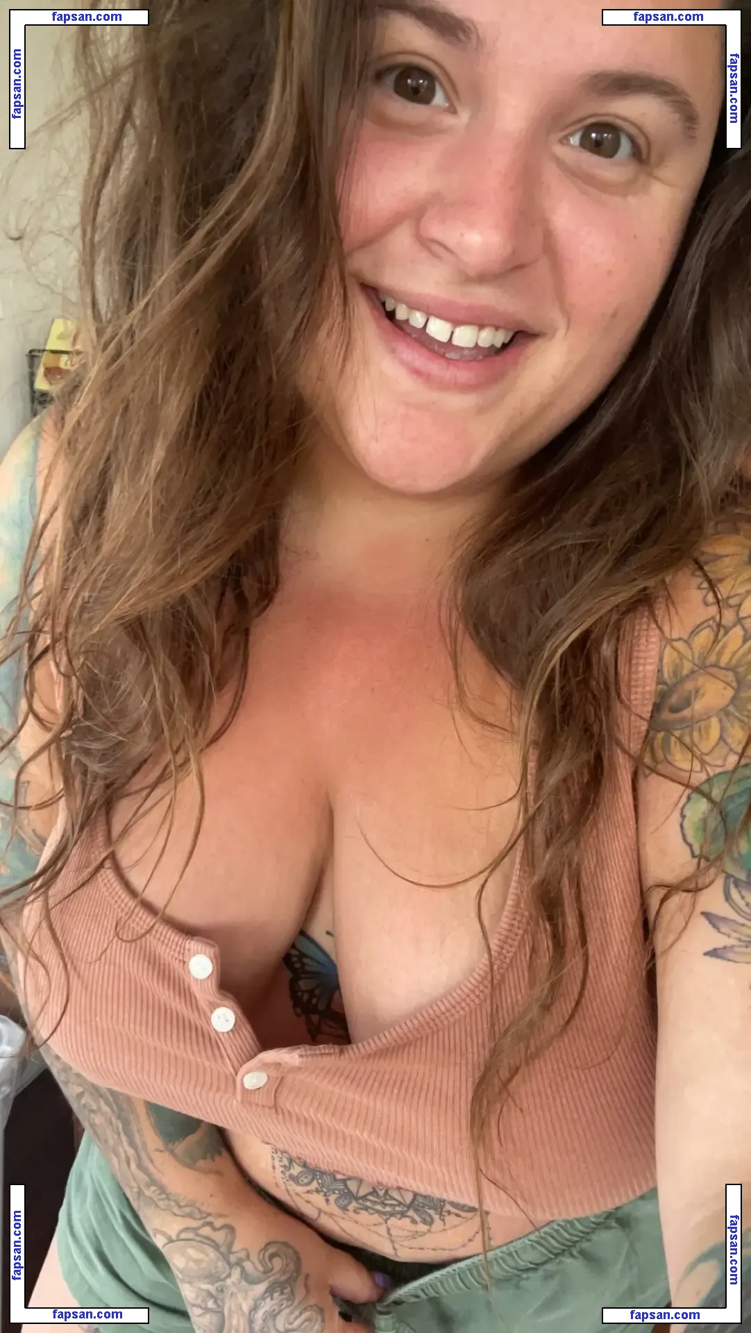 HandfulHeather nude photo #0011 from OnlyFans