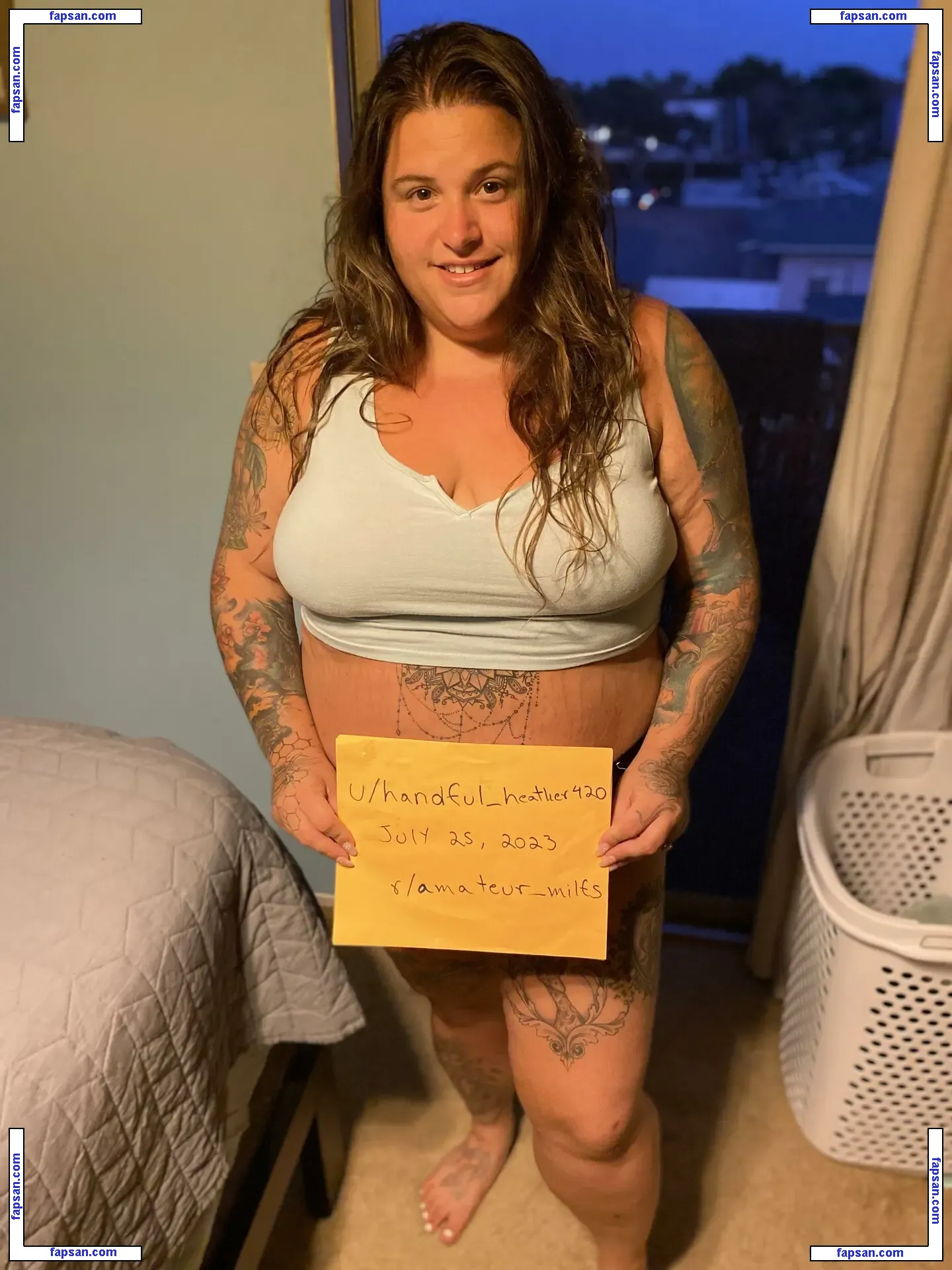 HandfulHeather nude photo #0018 from OnlyFans