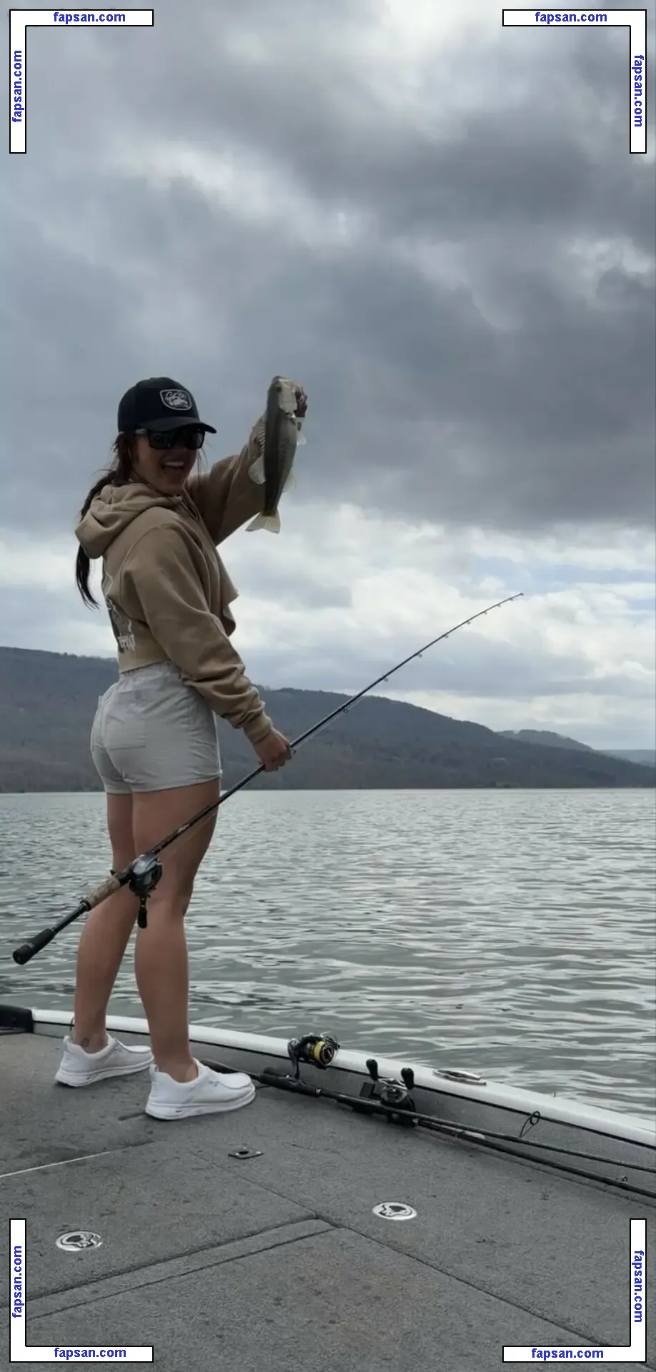 Hannah Barron голая фото #0304 с Онлифанс