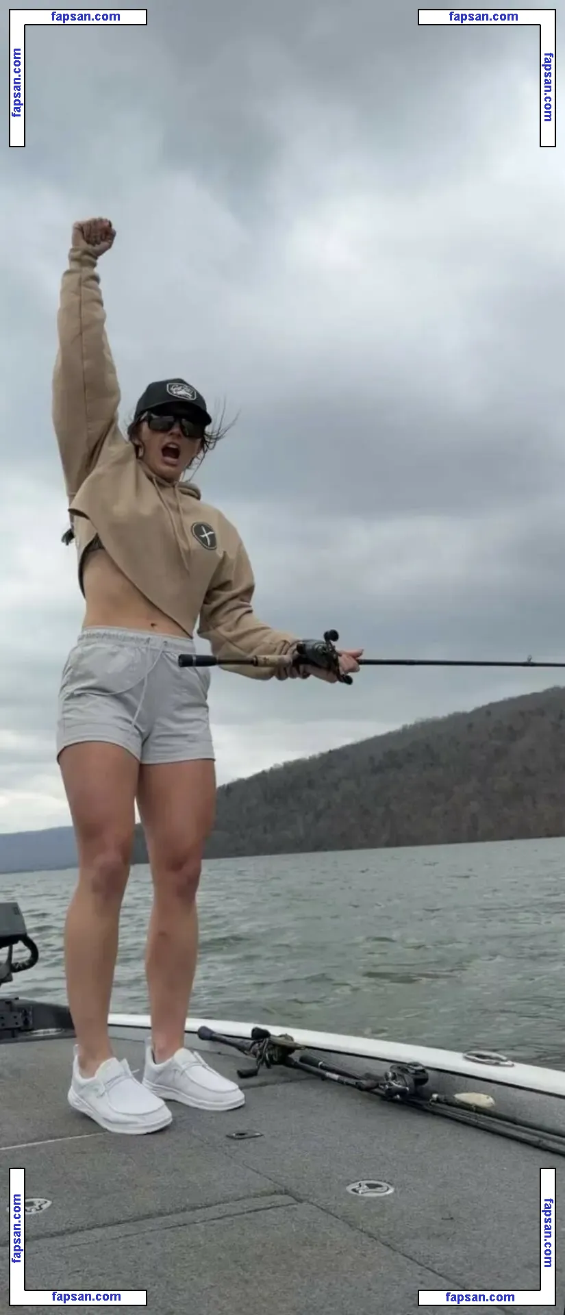 Hannah Barron голая фото #0308 с Онлифанс