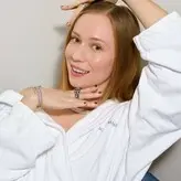 Hannah Einbinder голая #0019