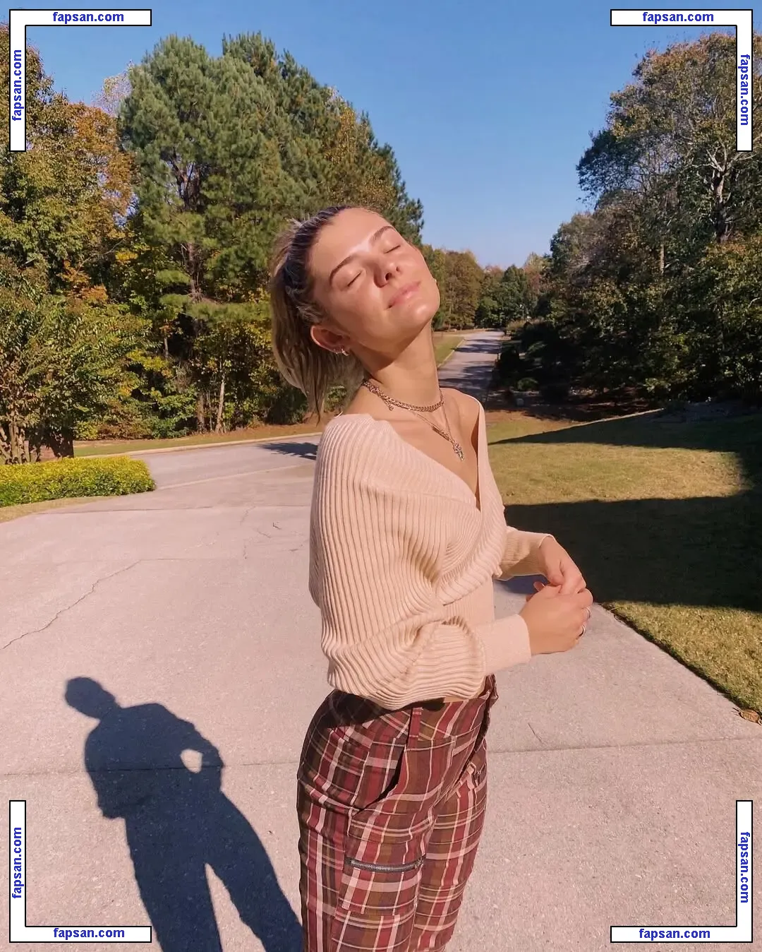 Hannah Schlenker голая фото #0004 с Онлифанс