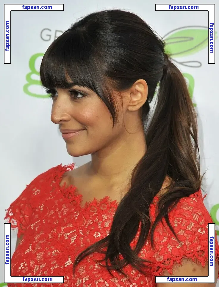 Hannah Simone nude photo #0065 from OnlyFans