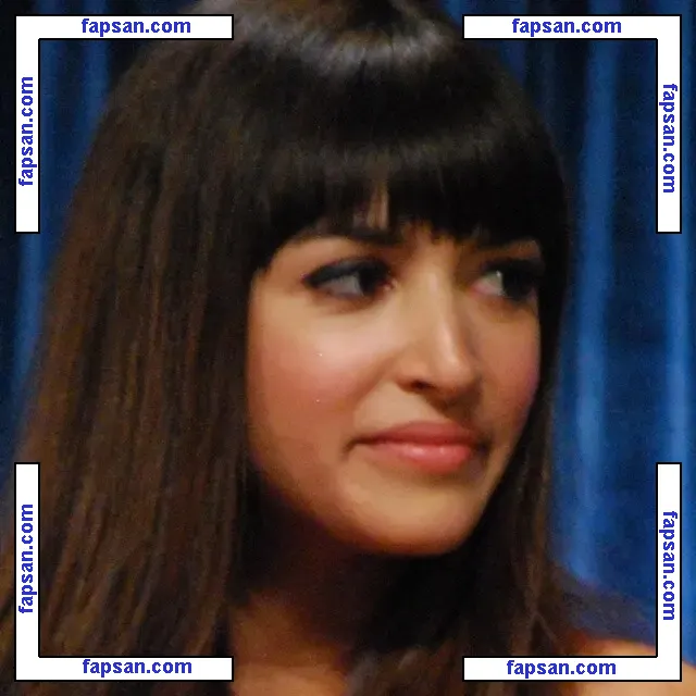 Hannah Simone голая фото #0074 с Онлифанс