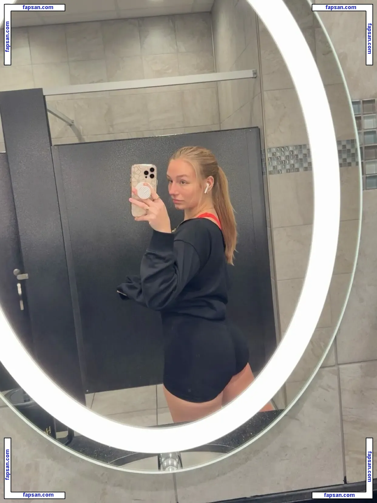 Hannah Woods nude photo #0174 from OnlyFans