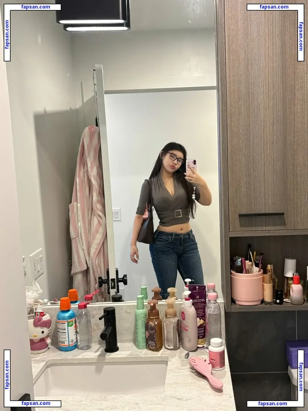 Hannahkae27 nude photo #0688 from OnlyFans