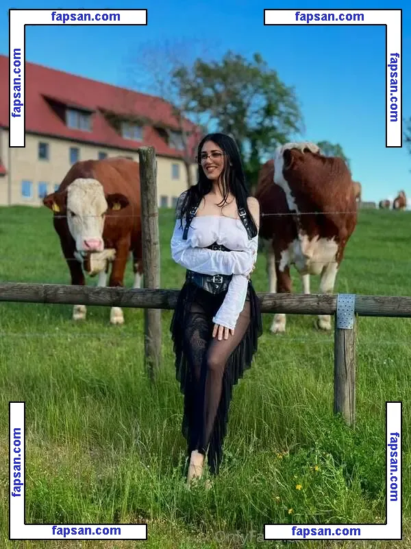 Harley Benz nude photo #0005 from OnlyFans