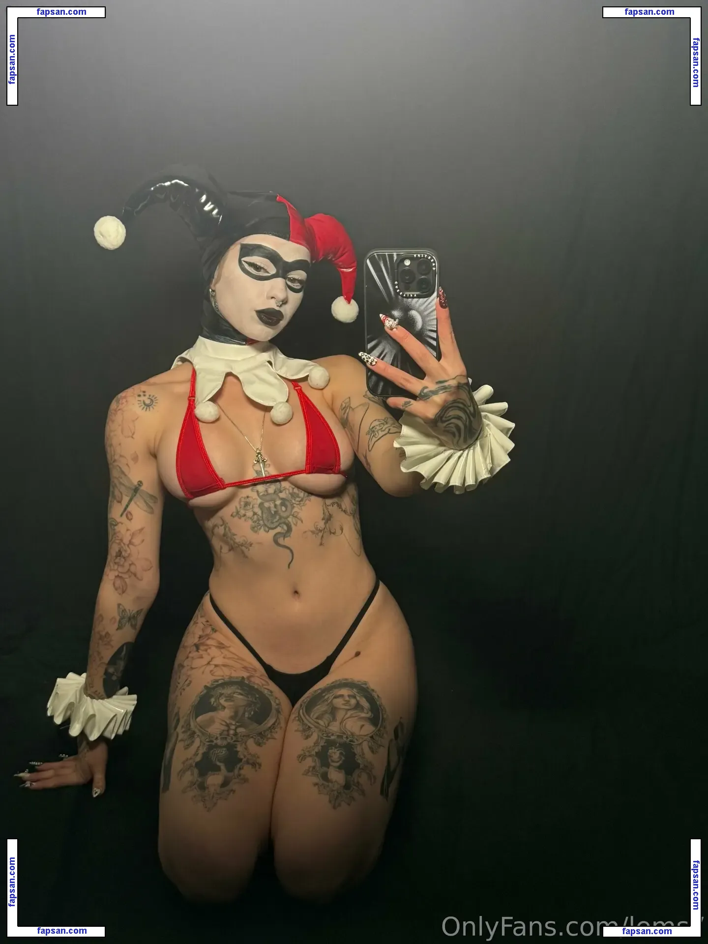 Harley Quinn Cosplay nude photo #0032 from OnlyFans
