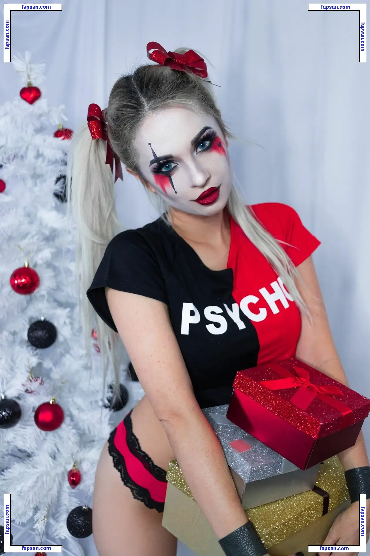 Harley Quinn Cosplay nude photo #0081 from OnlyFans