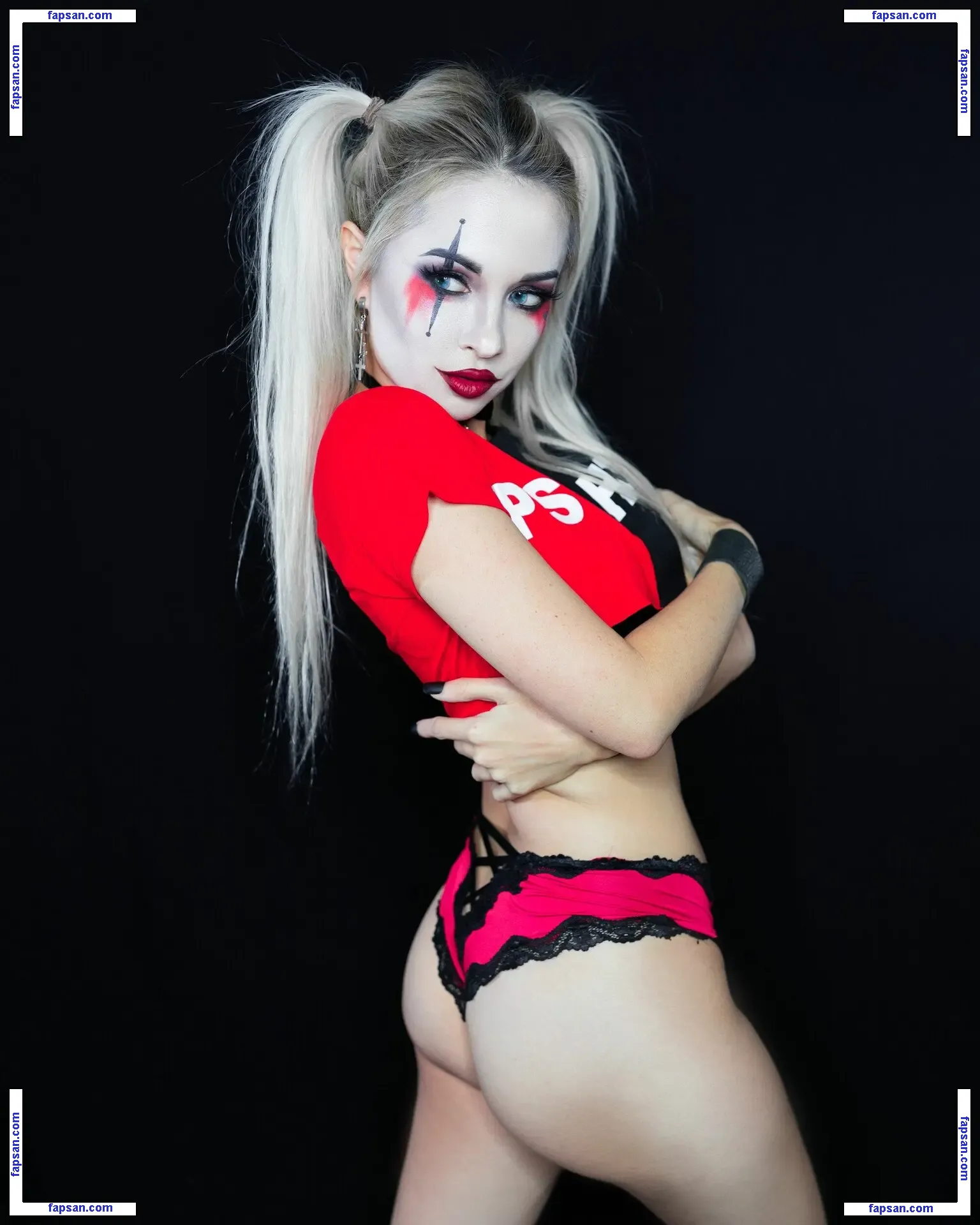 Harley Quinn Cosplay nude photo #0091 from OnlyFans