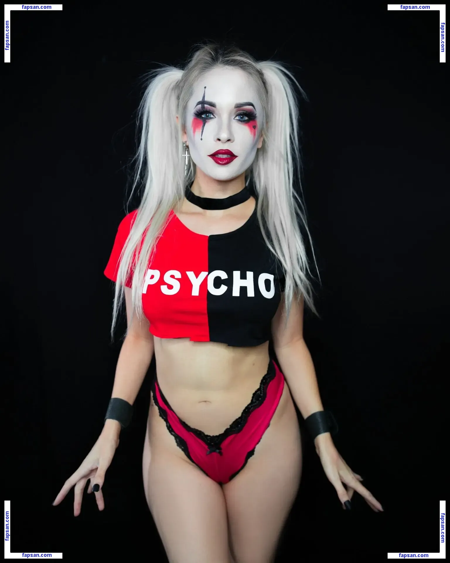 Harley Quinn Cosplay nude photo #0093 from OnlyFans