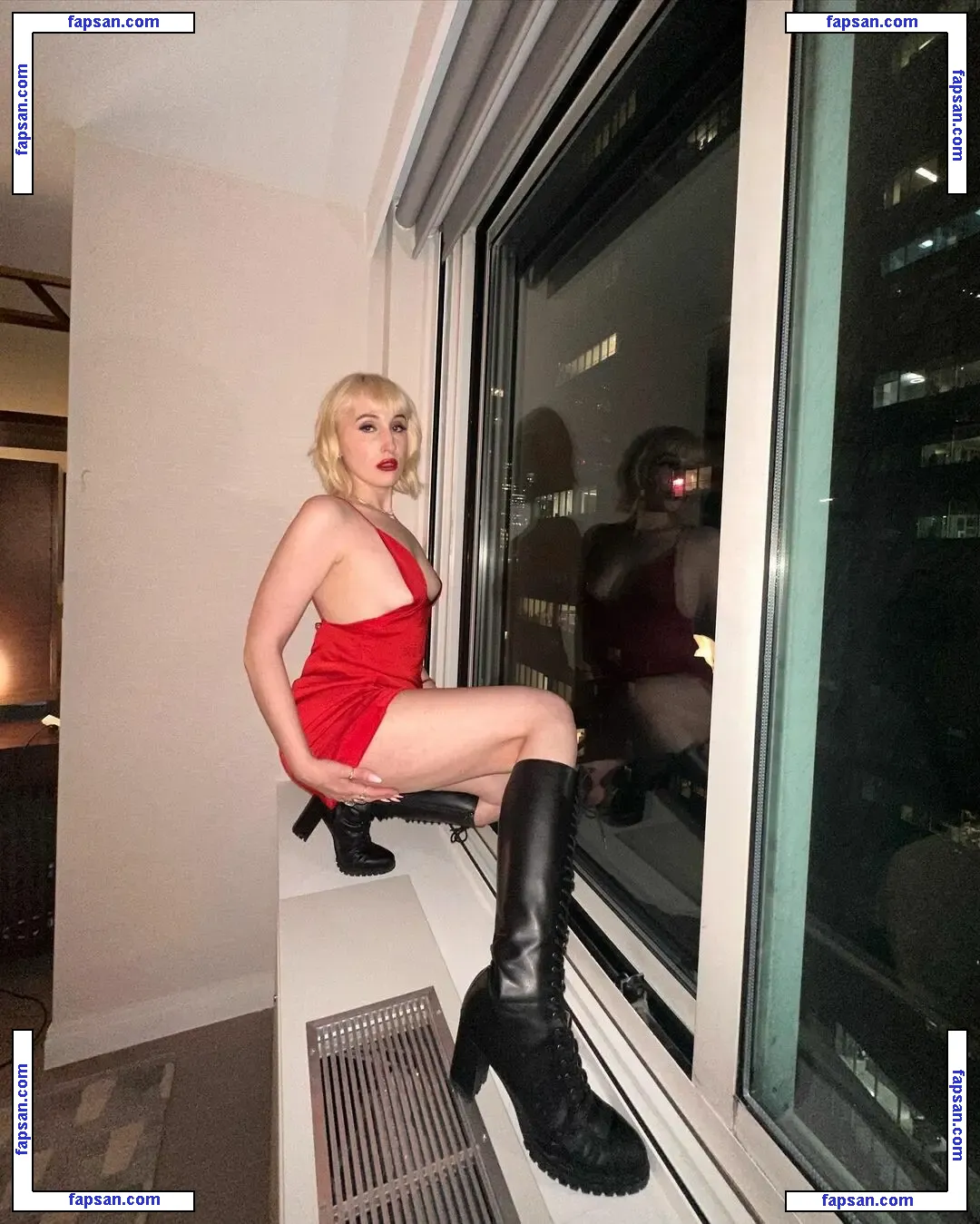 Harley Quinn Smith nude photo #0142 from OnlyFans