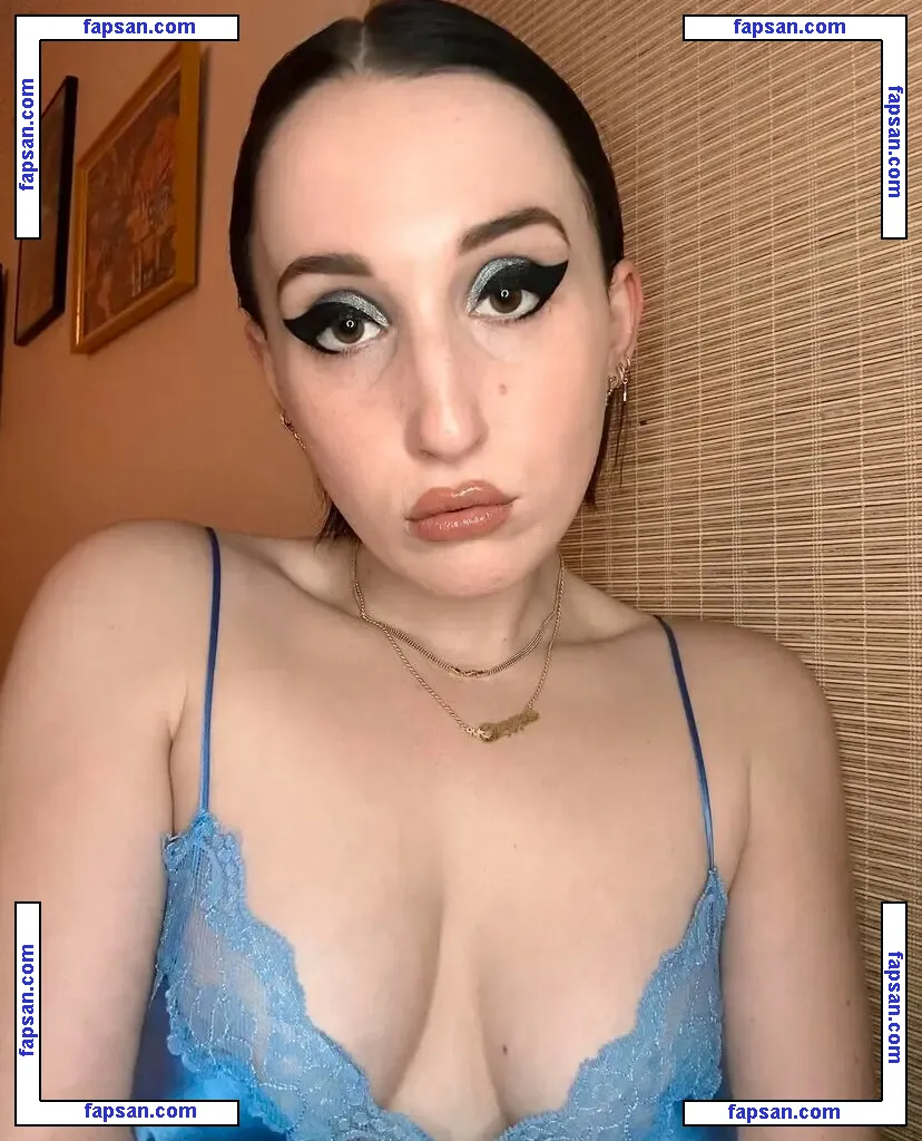 Harley Quinn Smith nude photo #0208 from OnlyFans