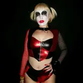 Harley Quinn Smith голая #0177