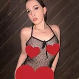 Harley Quinn Smith голая #0224