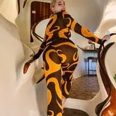 Harley Quinn Smith голая #0237