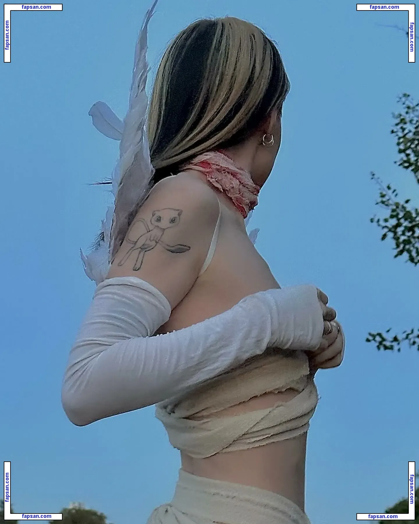 Haropones nude photo #0034 from OnlyFans
