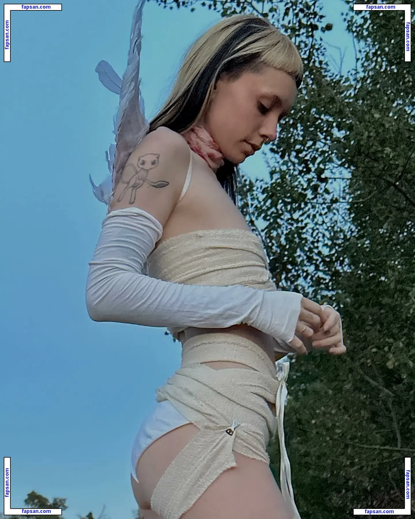 Haropones nude photo #0038 from OnlyFans