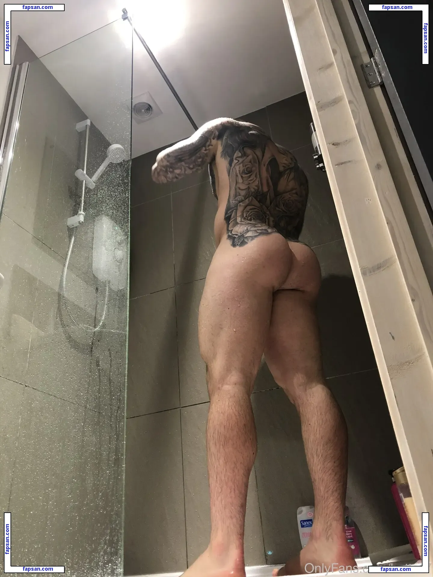 hatts17 nude photo #0010 from OnlyFans