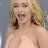 Hayden Panettiere голая #1470