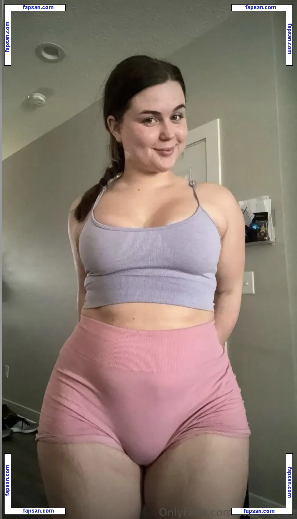Hayleebooo16 nude photo #0005 from OnlyFans