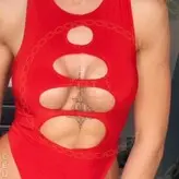 Hayley Carter голая #0016