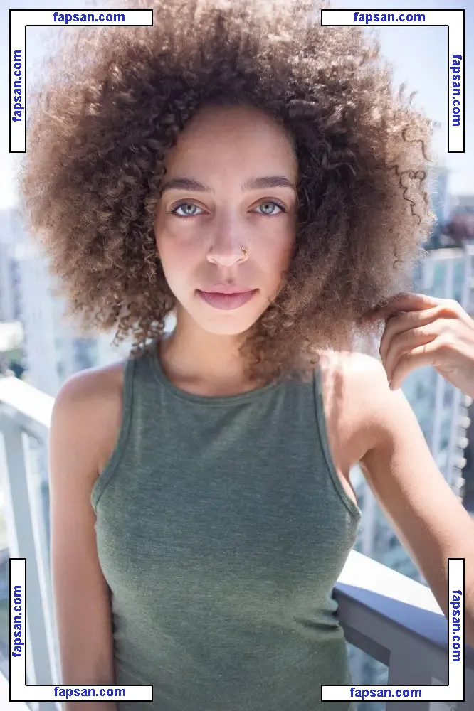 Hayley Law nude photo #0001 from OnlyFans