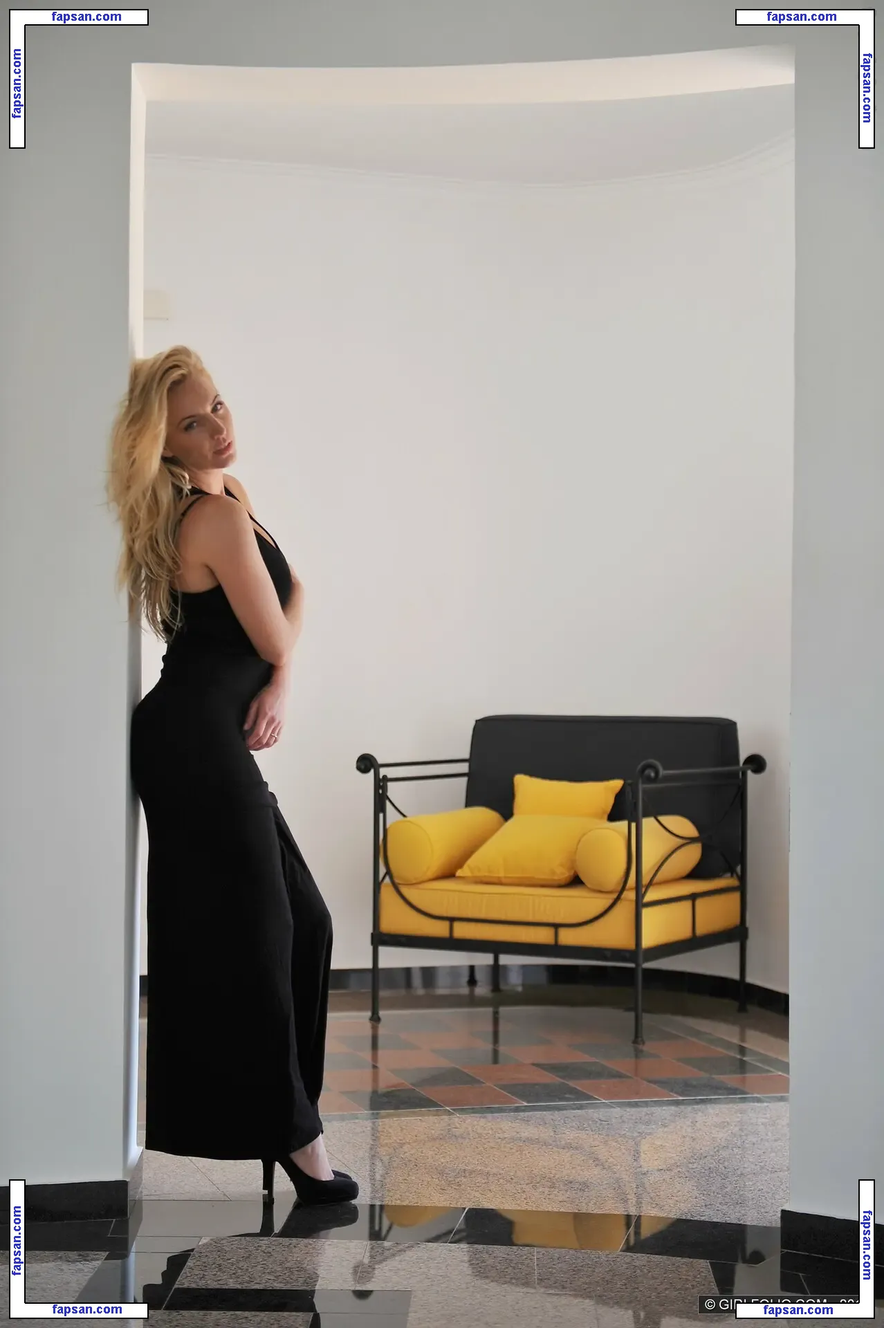 Hayley-Marie Coppin голая фото #0210 с Онлифанс