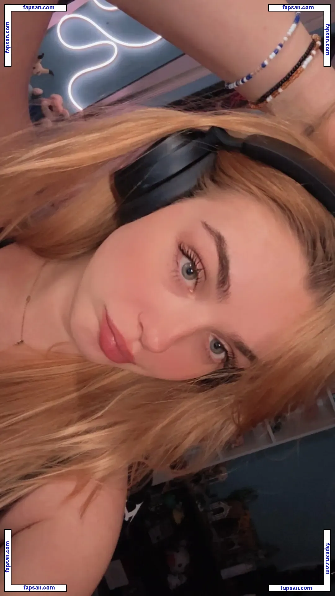 HayMartinn nude photo #0038 from OnlyFans