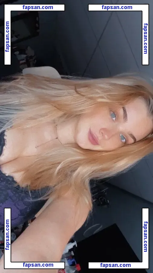 HayMartinn nude photo #0041 from OnlyFans