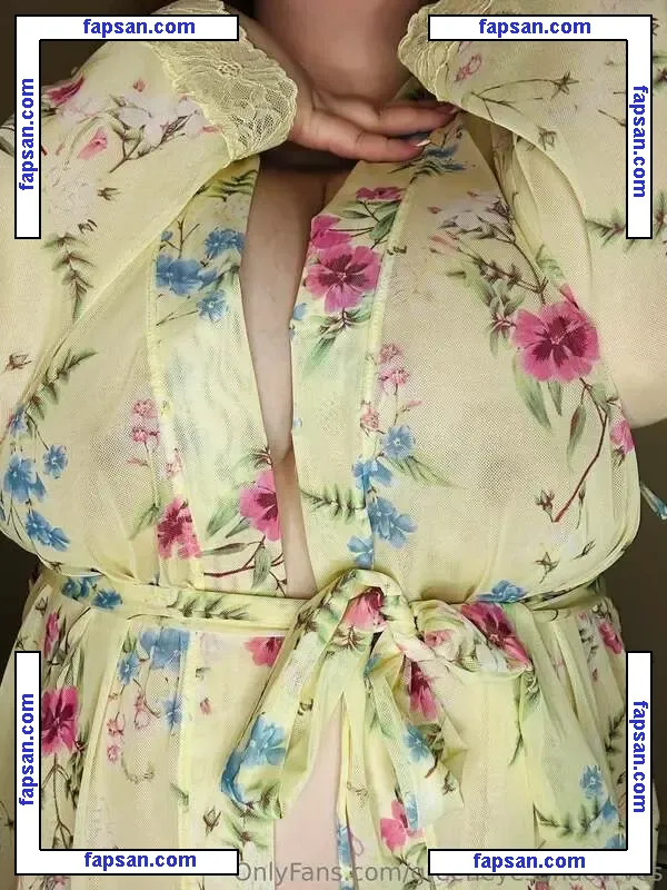 Hazel Iris nude photo #0014 from OnlyFans