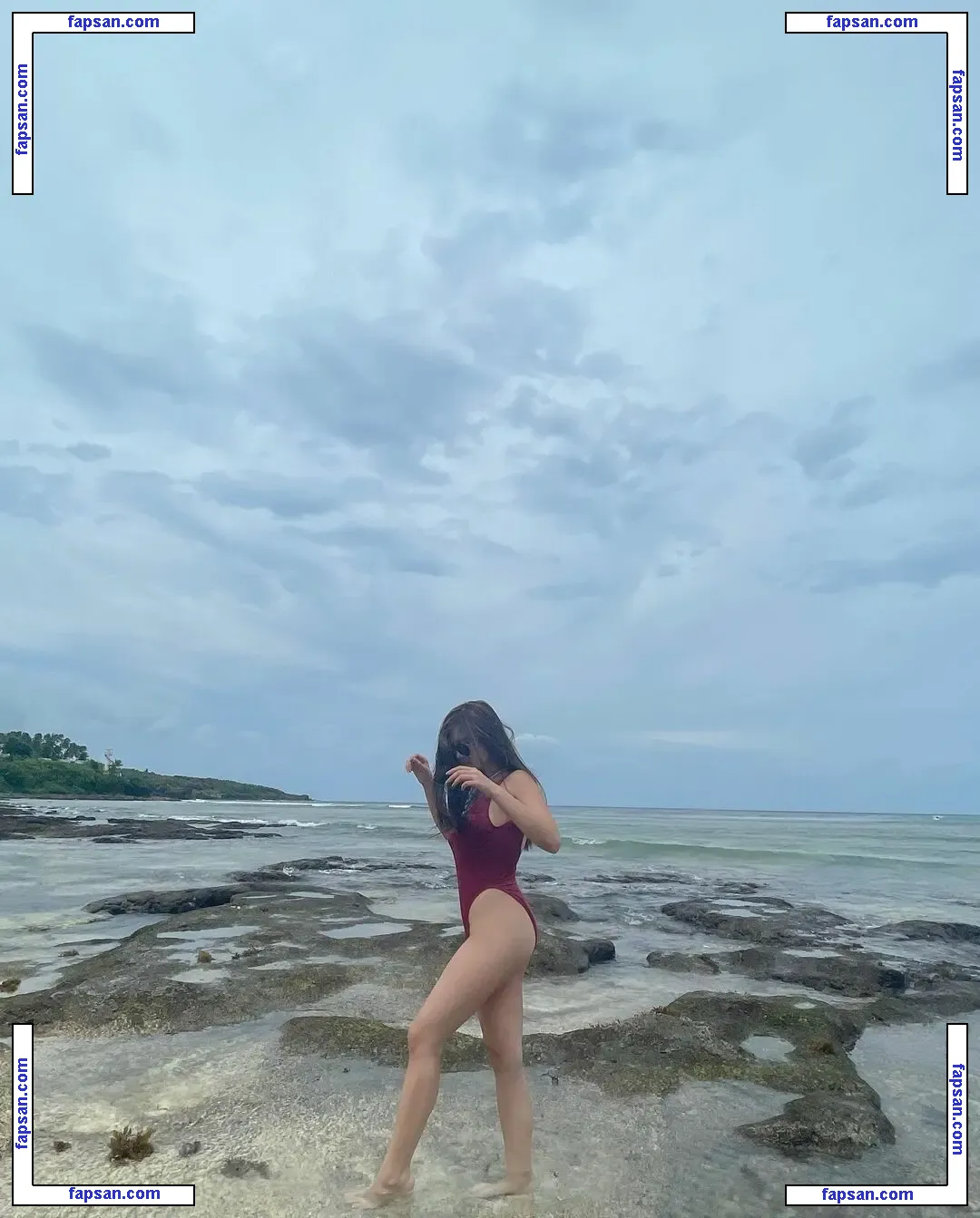 Heaven Peralejo nude photo #0016 from OnlyFans