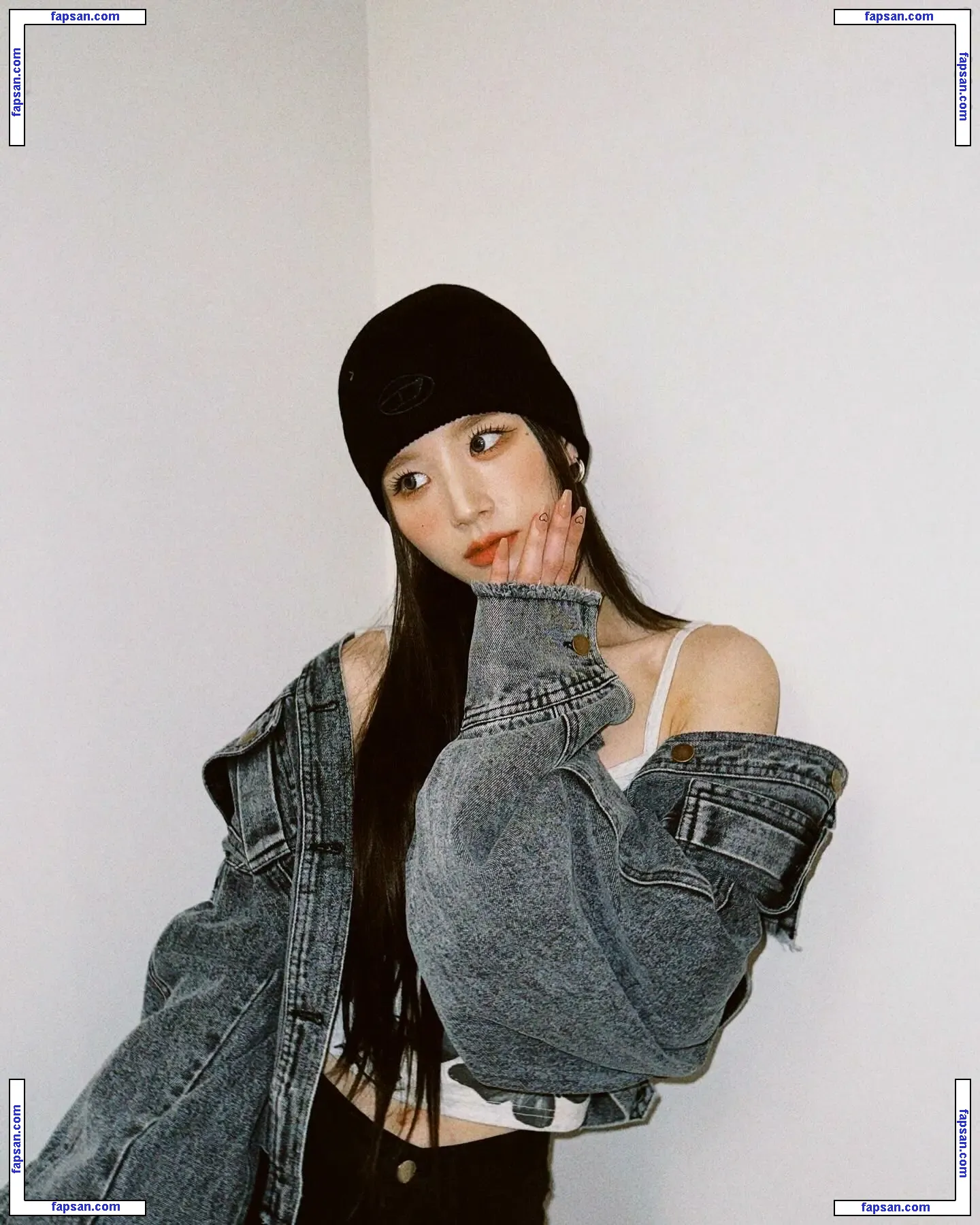 HeeJin nude photo #0002 from OnlyFans