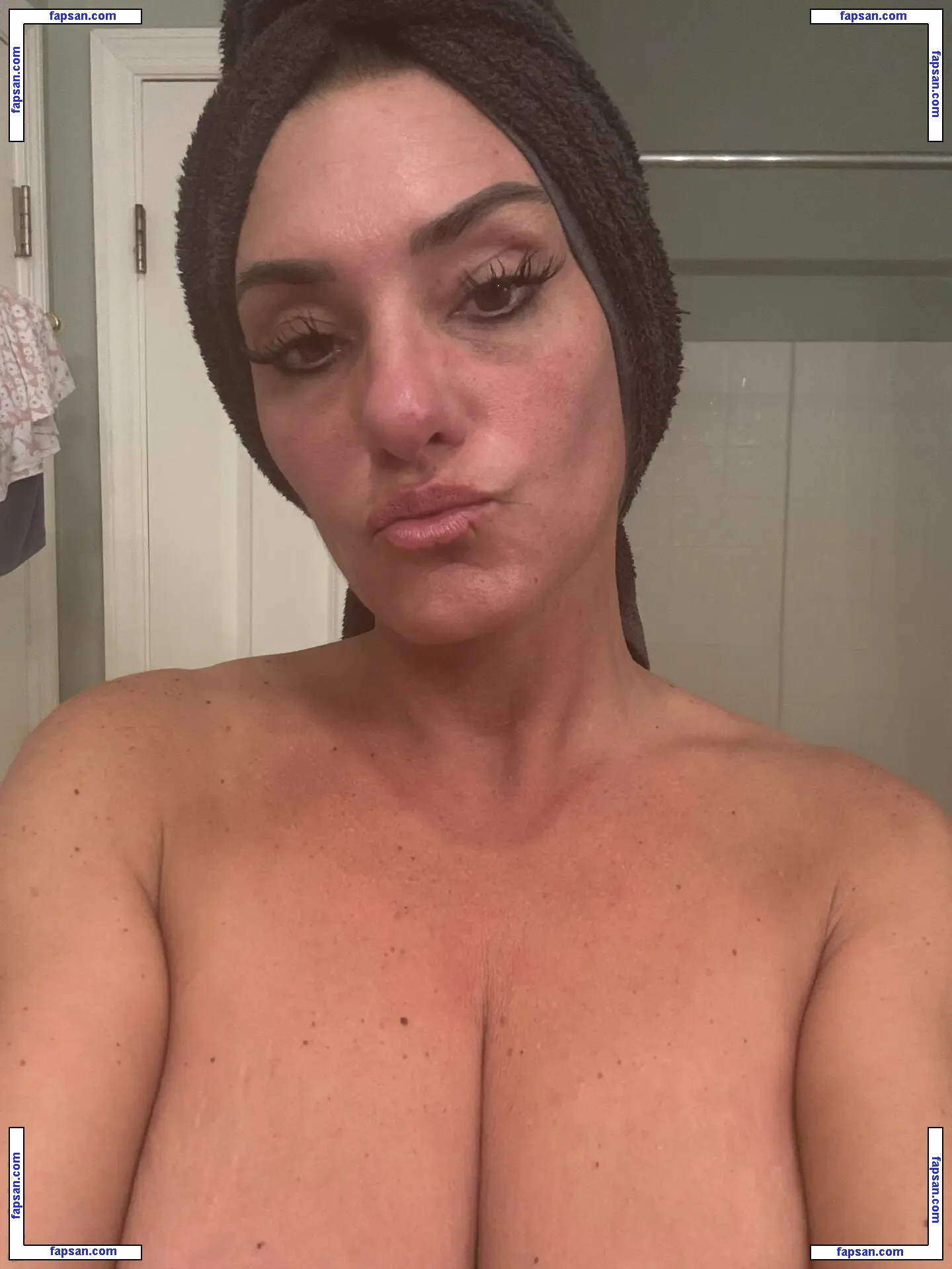 Heidi Gardner nude photo #0041 from OnlyFans