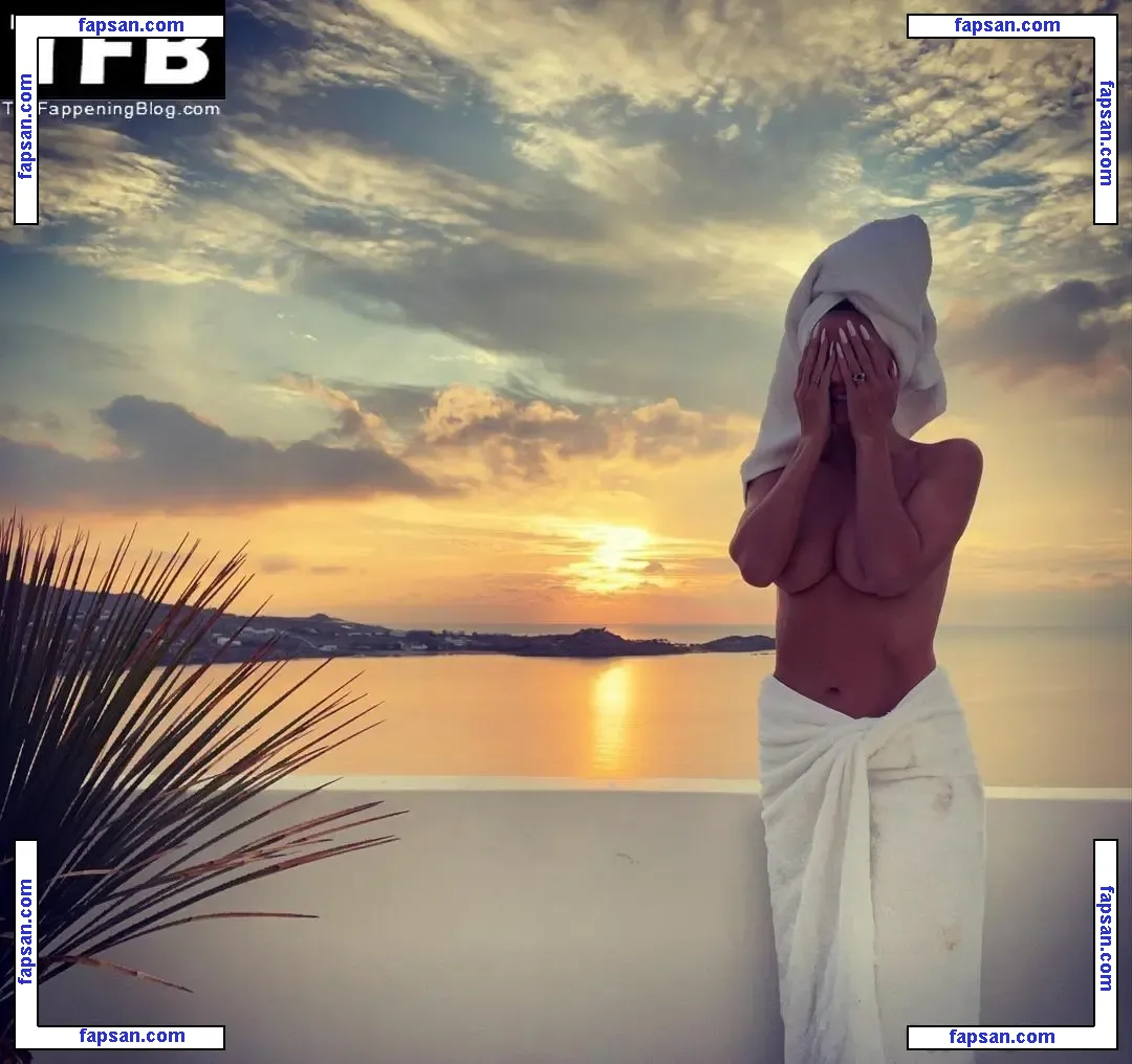 Heidi Klum nude photo #5341 from OnlyFans