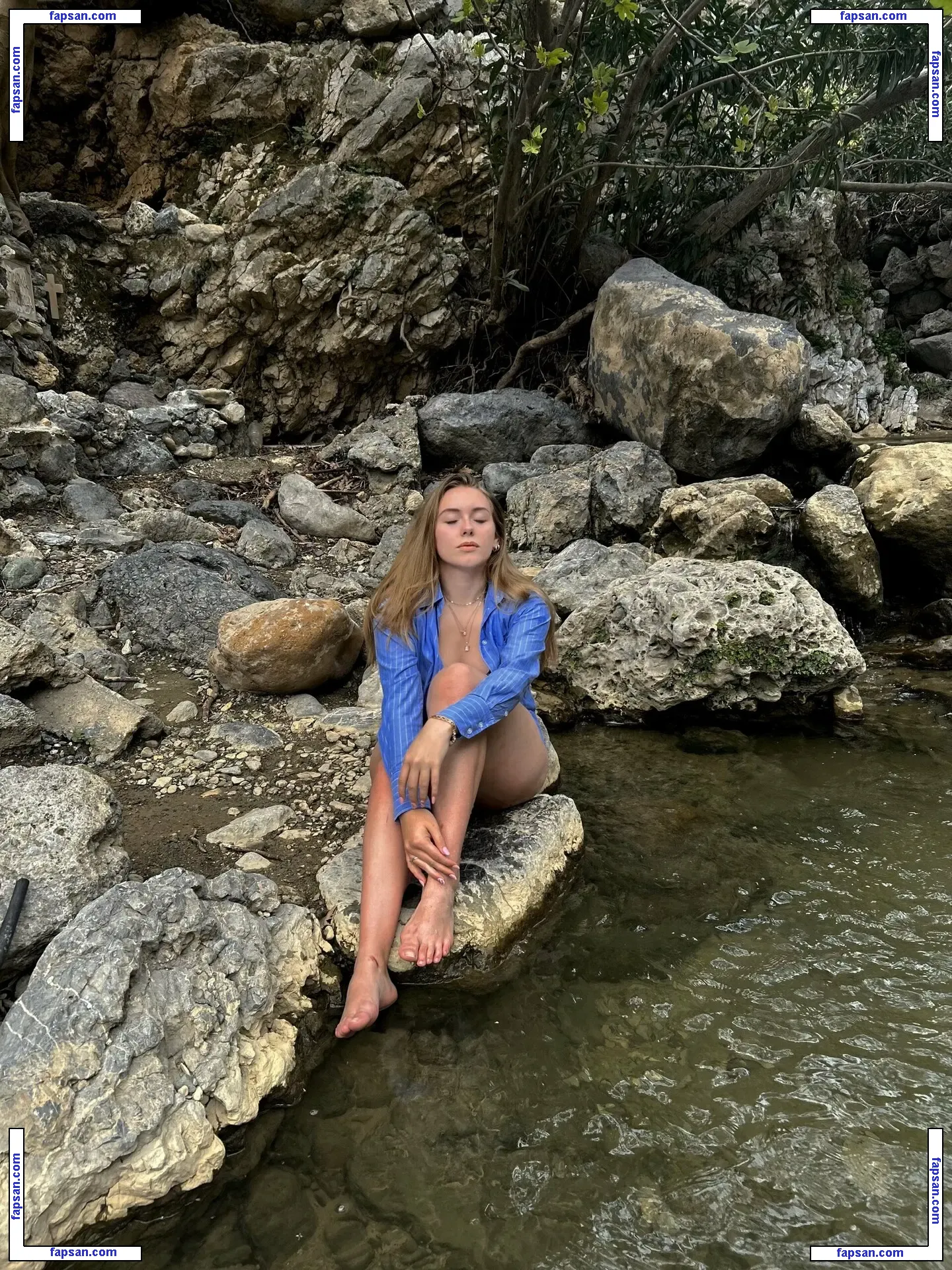 HeiligeJulia nude photo #0002 from OnlyFans