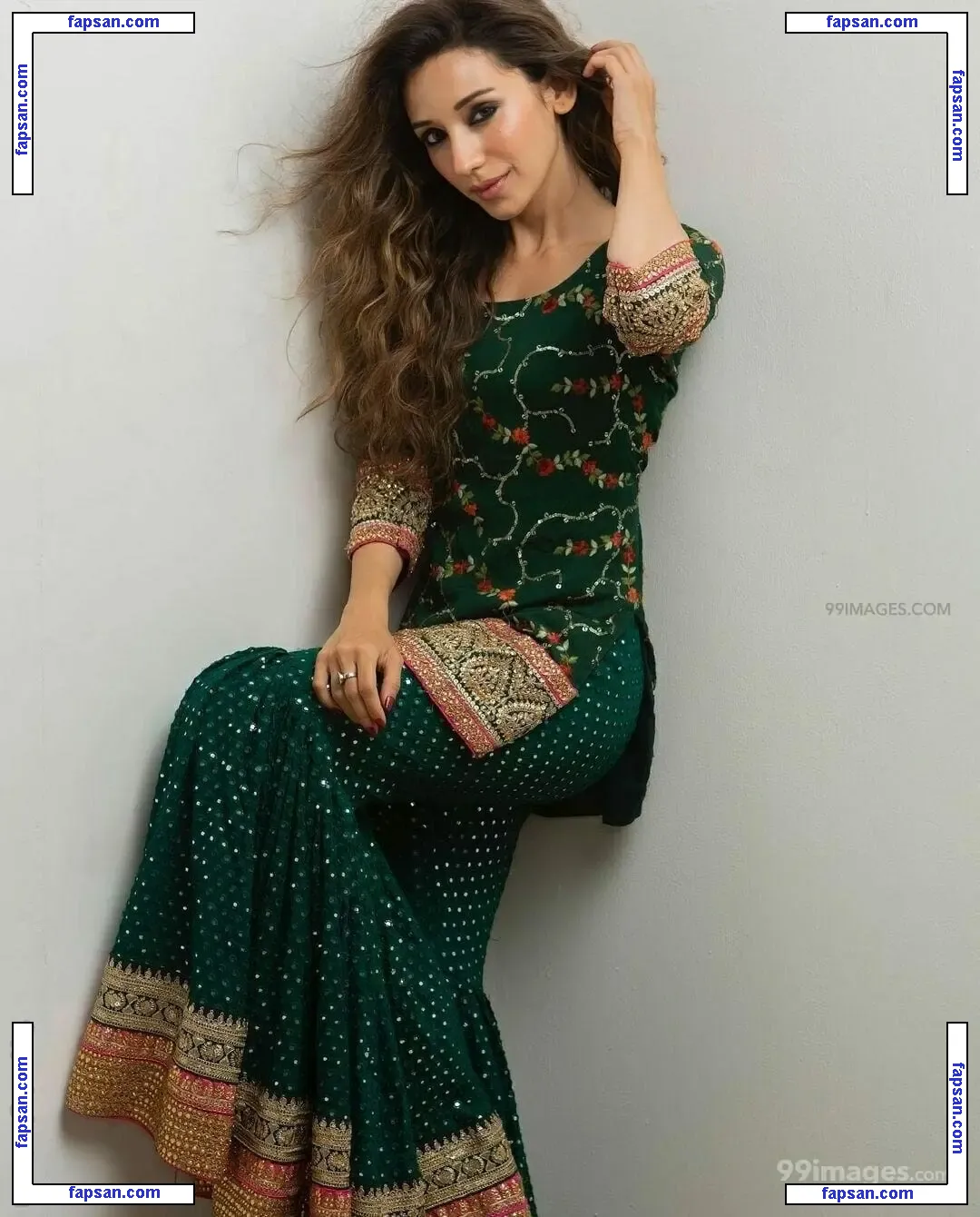 Heli Daruwala nude photo #0001 from OnlyFans