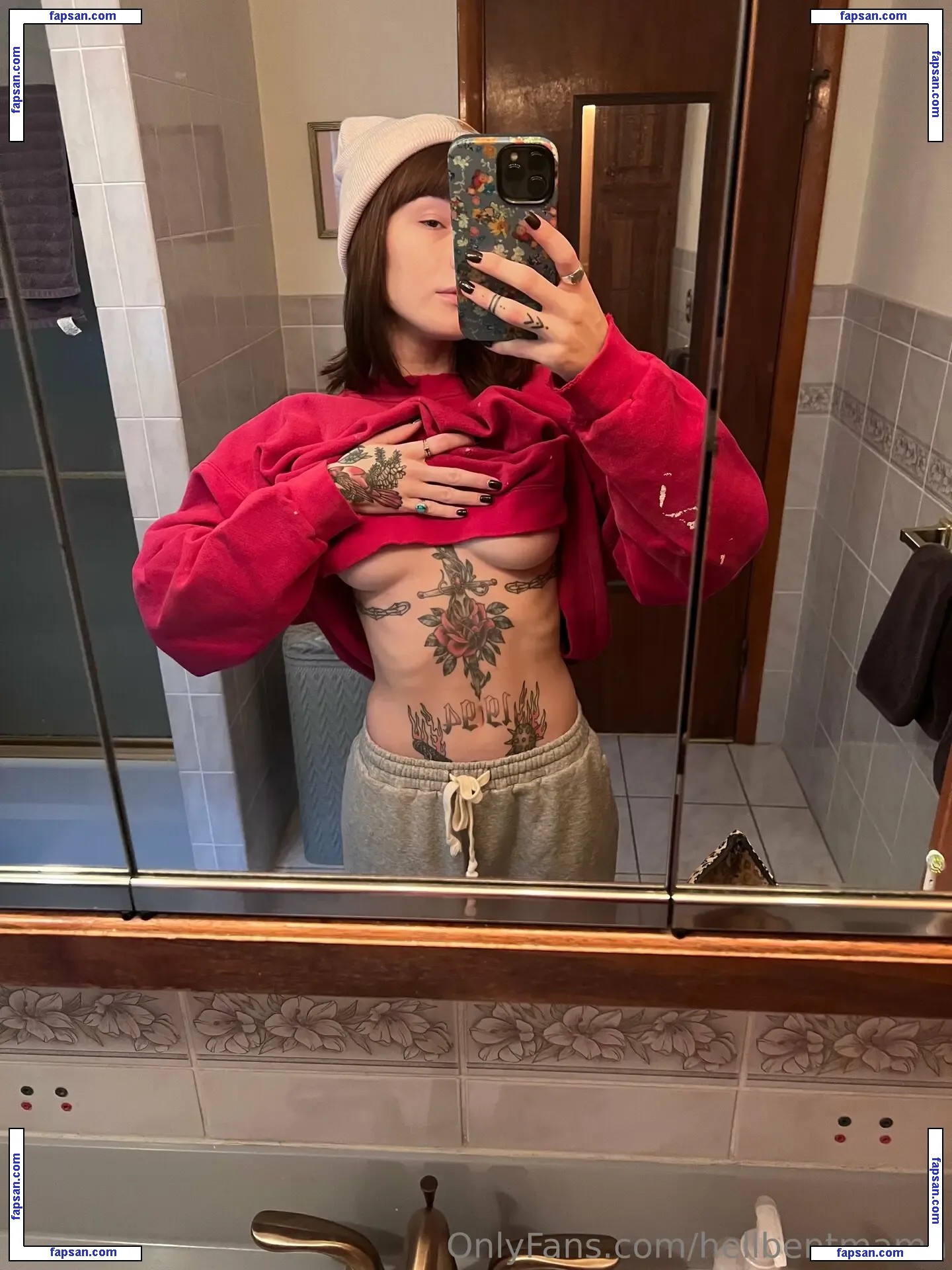 Hellbentmama голая фото #0003 с Онлифанс