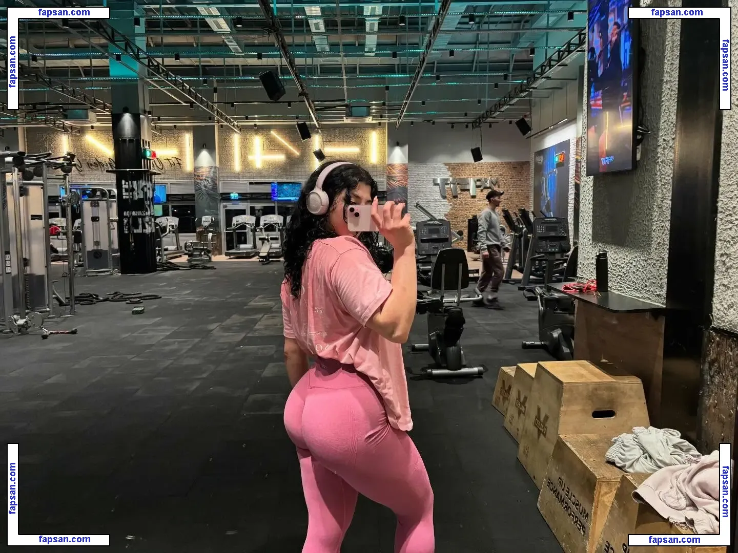 hellinfit голая фото #0004 с Онлифанс