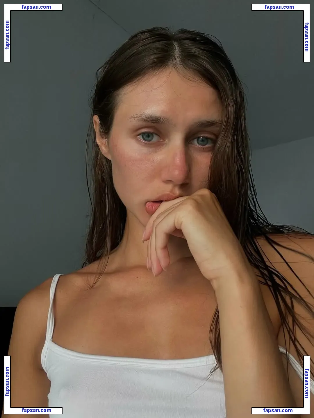 hello.iriska nude photo #0002 from OnlyFans