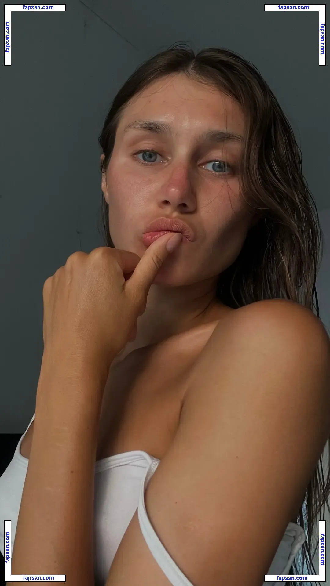 hello.iriska nude photo #0003 from OnlyFans