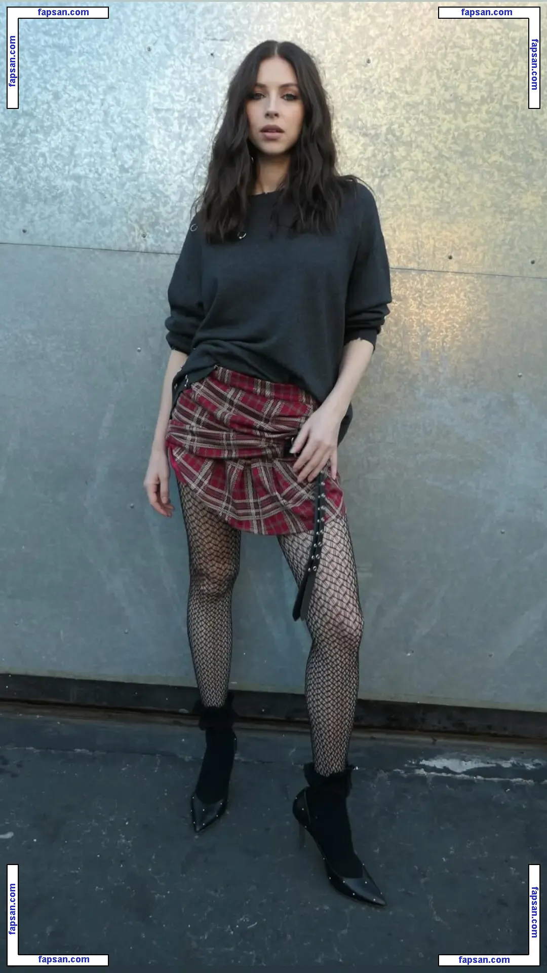 Hermione Corfield nude photo #0082 from OnlyFans