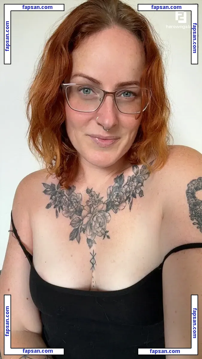 Herowngalaxy nude photo #0003 from OnlyFans