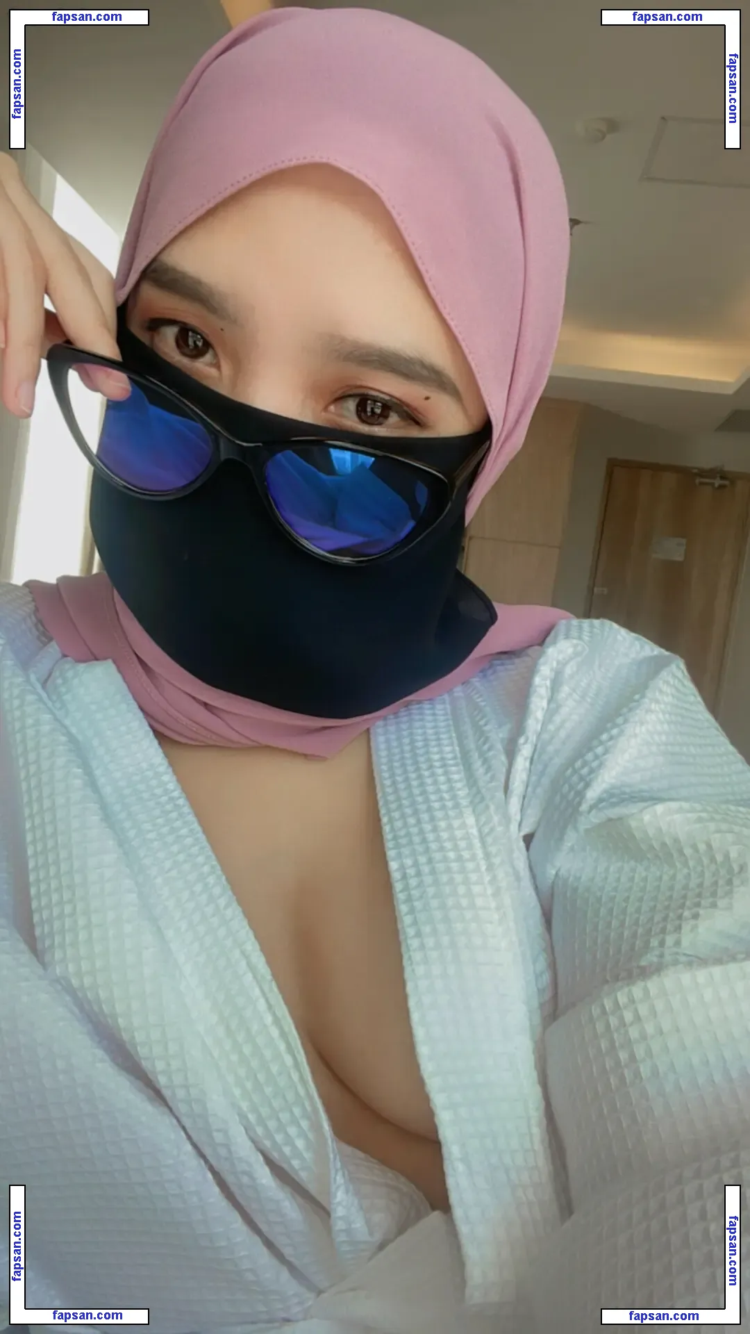 Hijab Camilla nude photo #0037 from OnlyFans