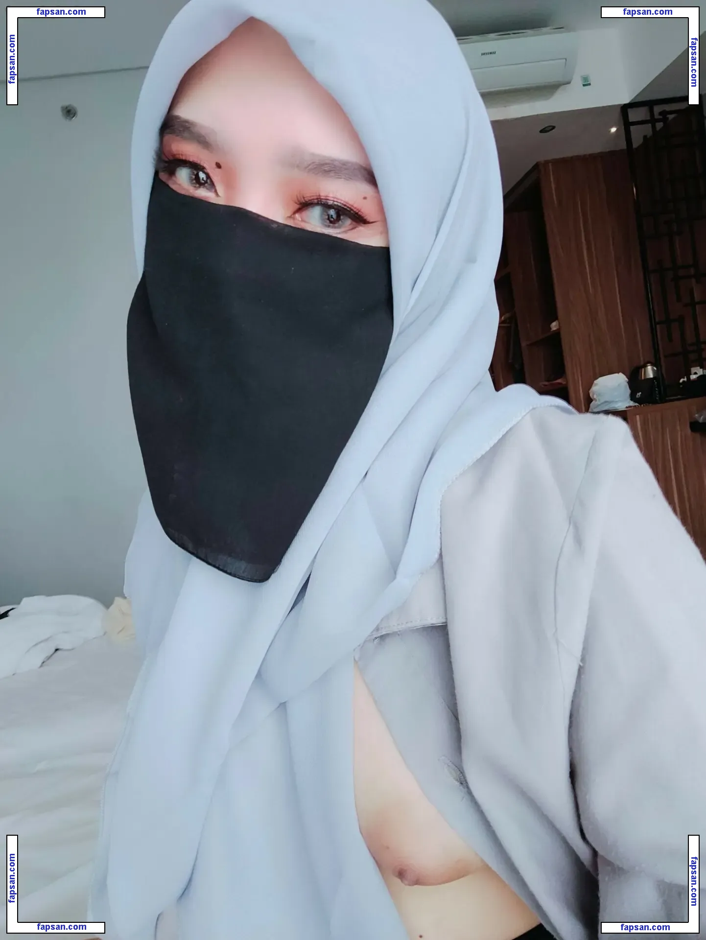 Hijab Camilla nude photo #0058 from OnlyFans