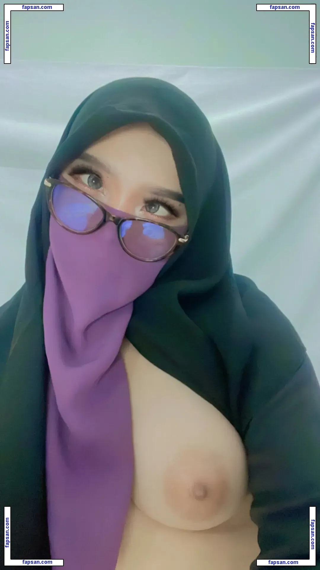 Hijab Camilla nude photo #0069 from OnlyFans